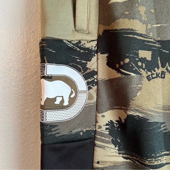 Ecko Unlimited Camouflage Shorts - Picture 3 of 7